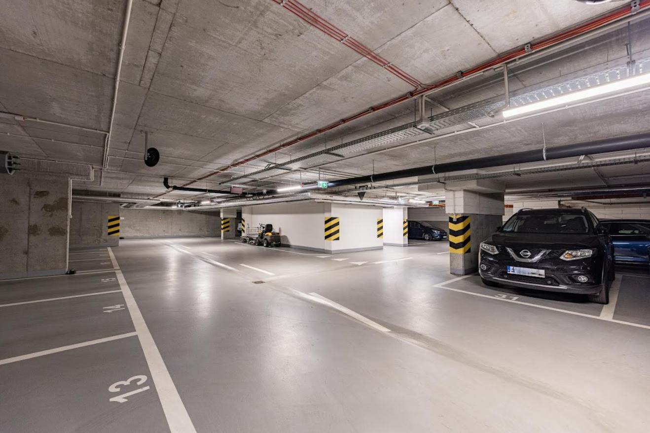 Fajny Apartament Z Parkingiem, Obok Metra. Varsovia Exterior foto